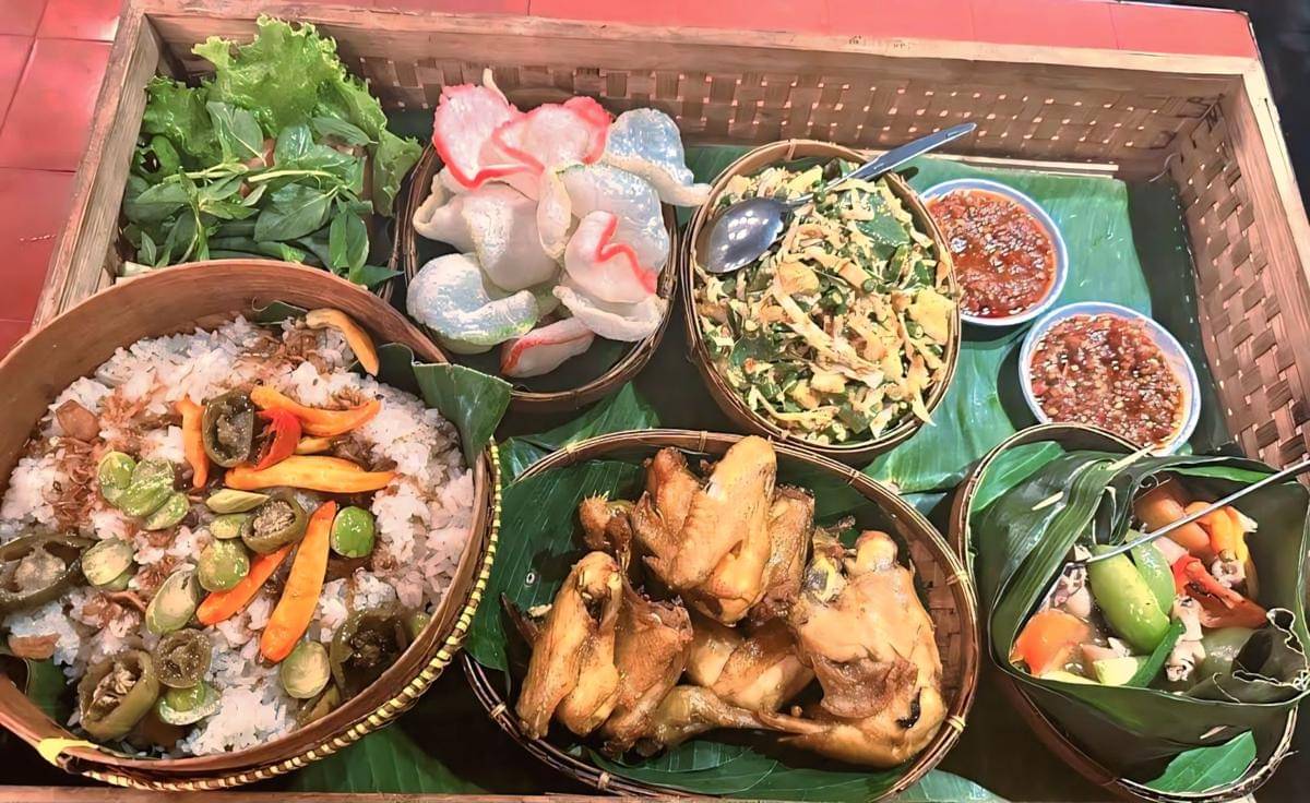 Lalawuh Sunda (google.com/maps/dr.diah anung)