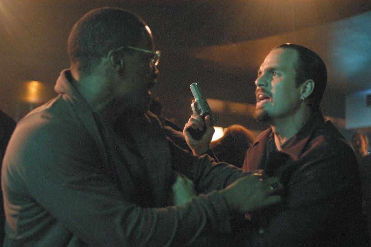 Mark Ruffalo dan Jamie Foxx dalam film Collateral