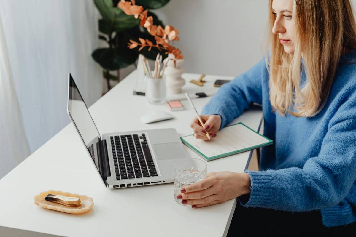 seorang contrnt writer