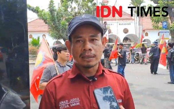 Ketua Umum Serikat Buruh Industri Pertambangan dan Energi KIBA (SBIPE KIBA), Junaid Judda, Selasa (14/10/2025) / Foto : Darsil Yahya