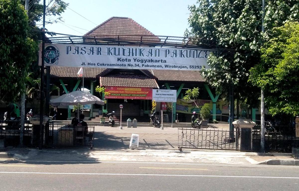 Pasar Klithikan Pakuncen 