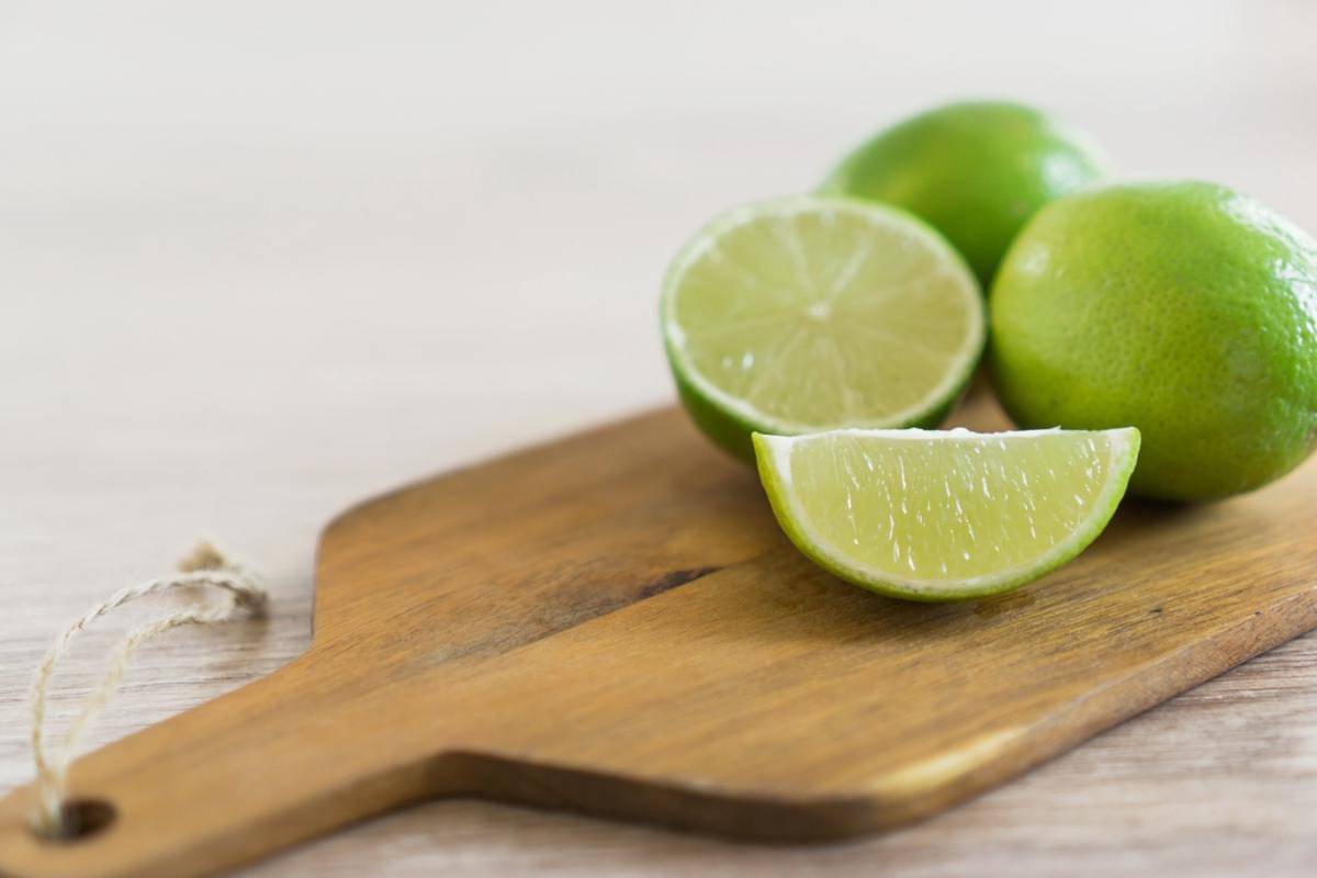 ilustrasi jeruk nipis untuk membuat lime loaf cake