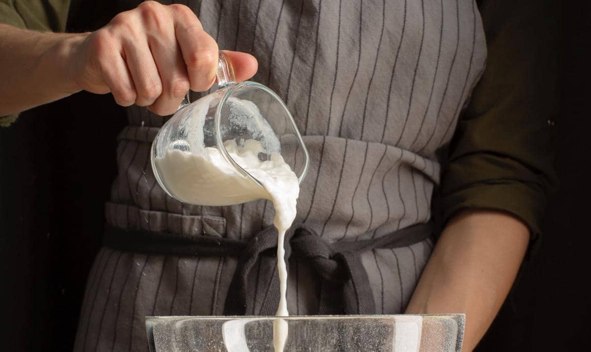 ilustrasi tuang buttermilk