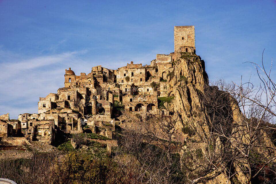 Dai calanchi al paese fantasma di Craco