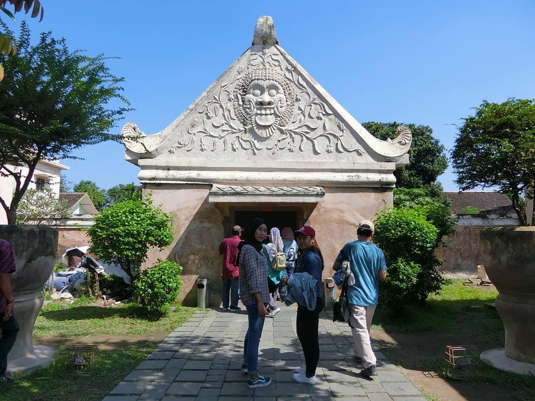 https://www.instagram.com/nurul_az19/