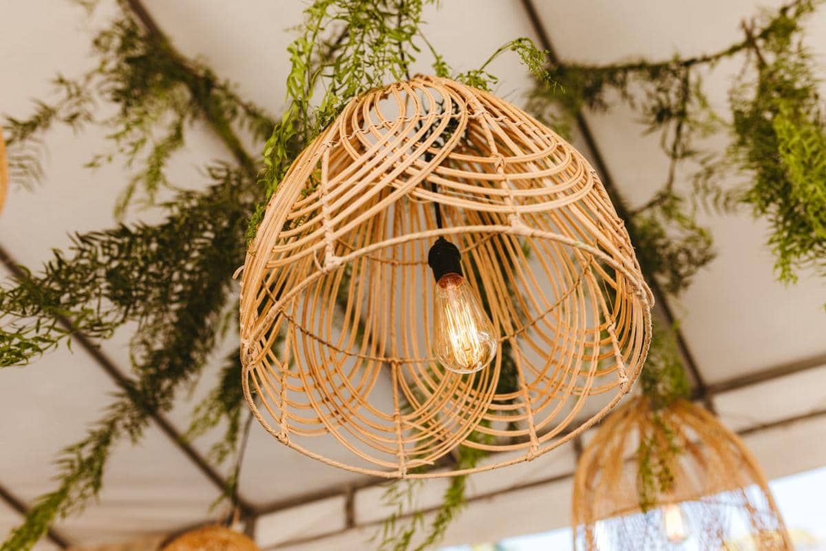 ilustrasi lampu gantung 