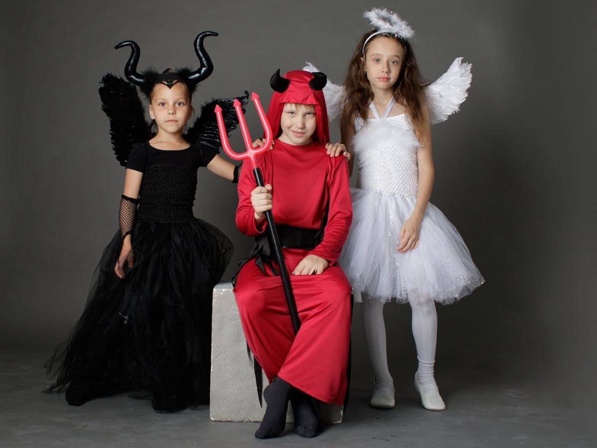 Ilustrasi aktivitas pesta Halloween anak-anak
