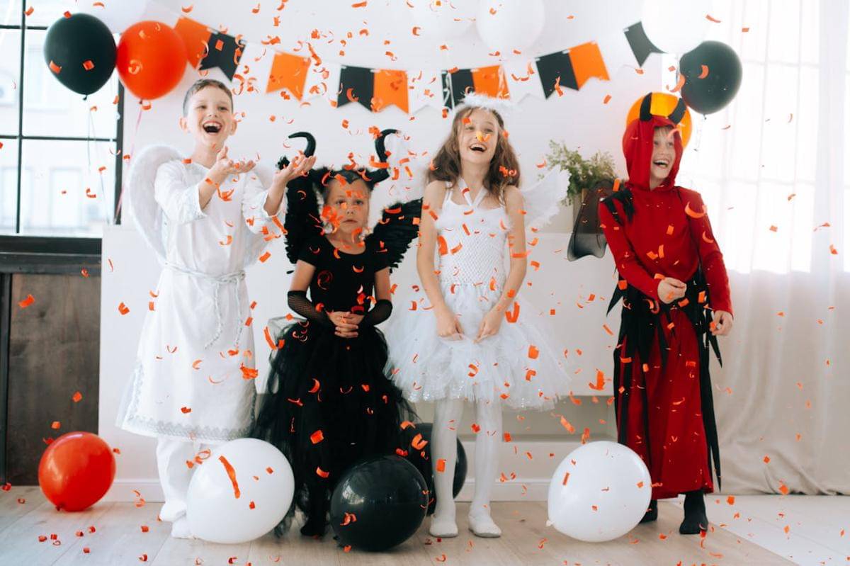 Ilustrasi pesta Halloween anak-anak