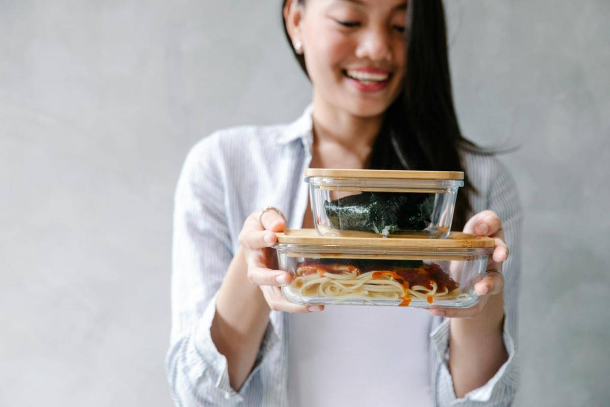 ilustrasi wadah kedap udara (pexels.com/Sarah Chai)