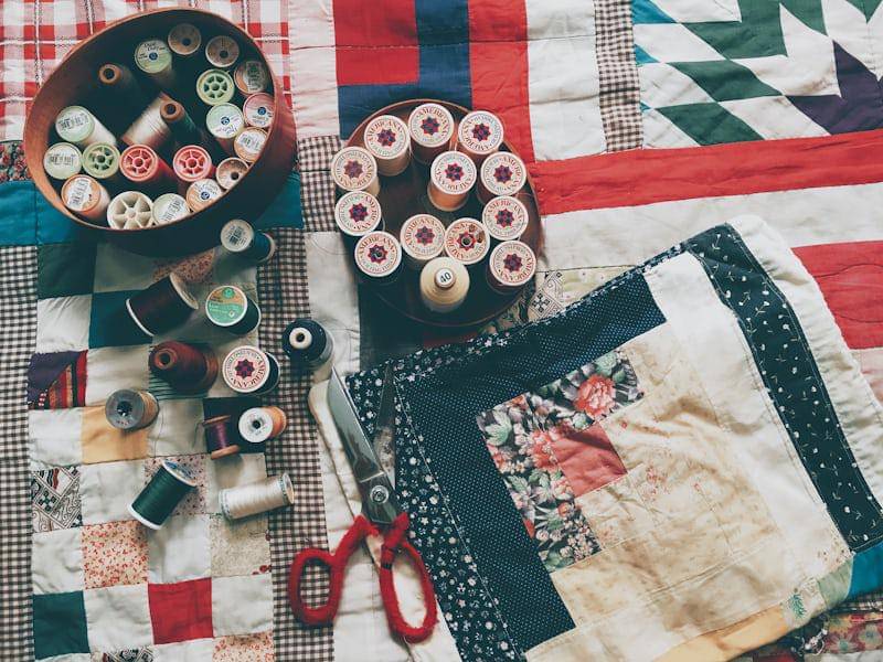 https://unsplash.com/photos/sewing-silk-and-scissors-dG35-kUxv34