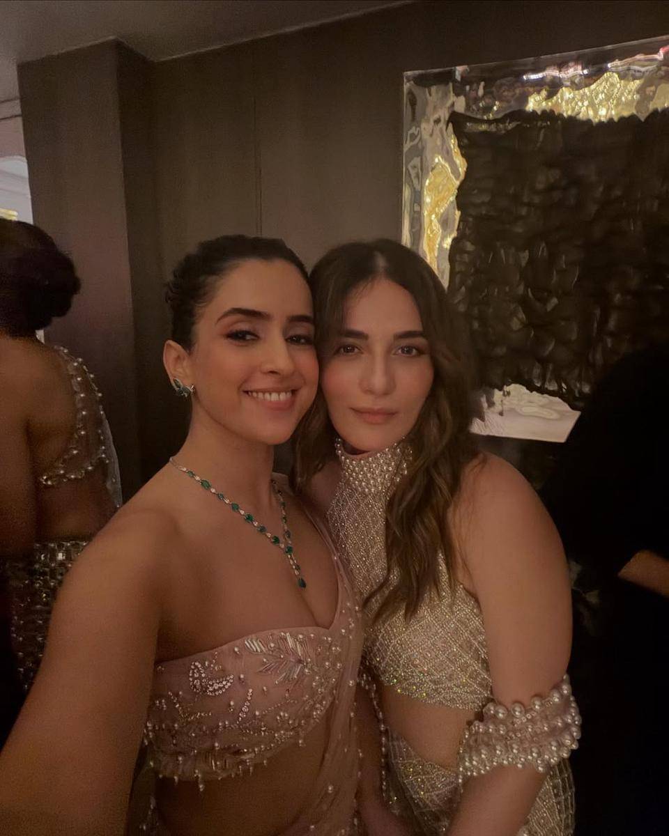 Sanya Malhotra dan rekan artis