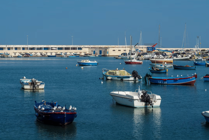 potret Pelabuhan Bari, Bari, Italia