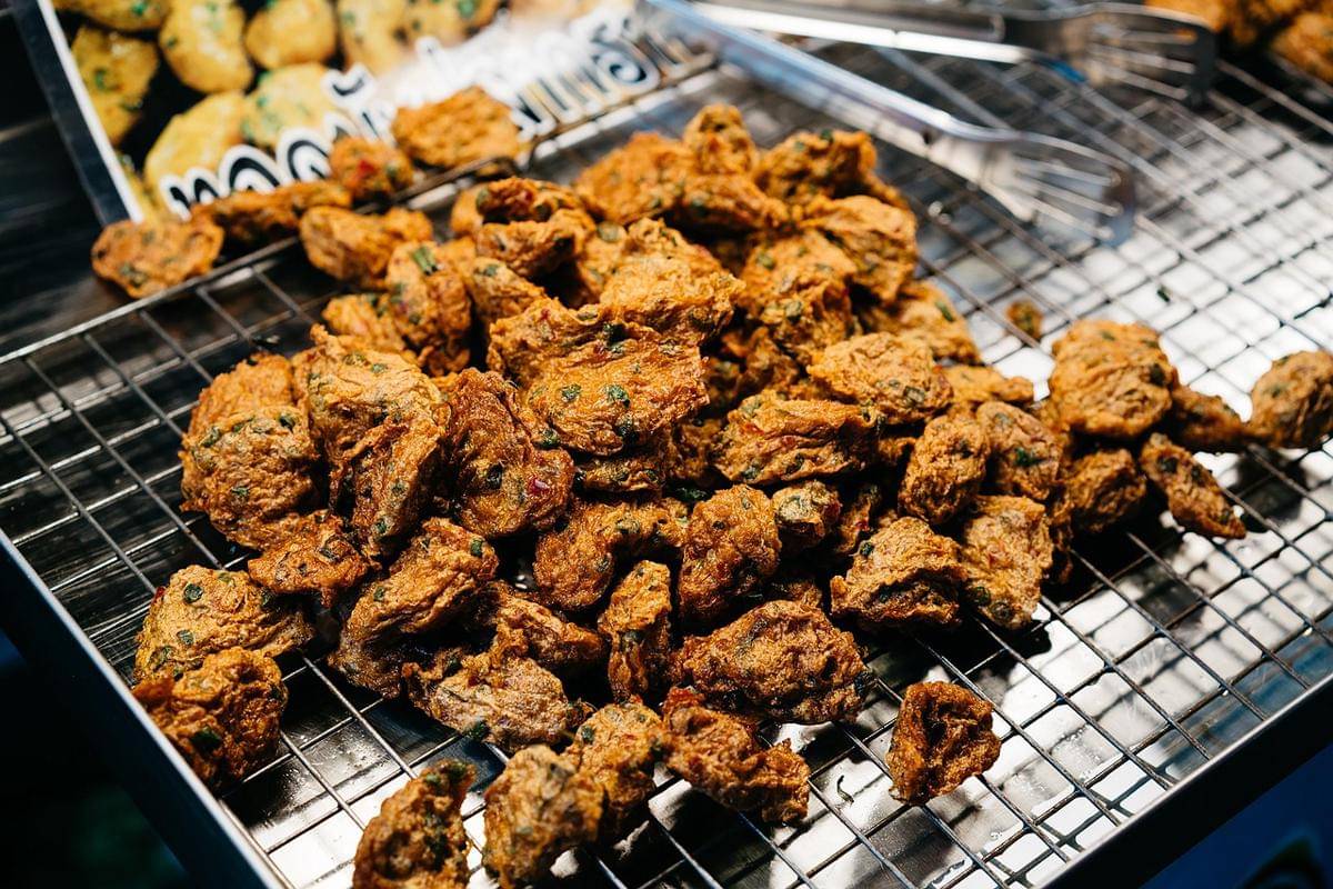 ilustrasi kuliner ayam di Thailand 