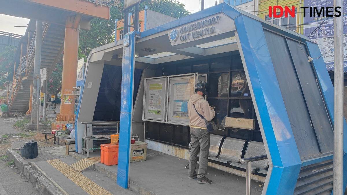 Halte bernilai ratusan juta di Bekasi rusak 