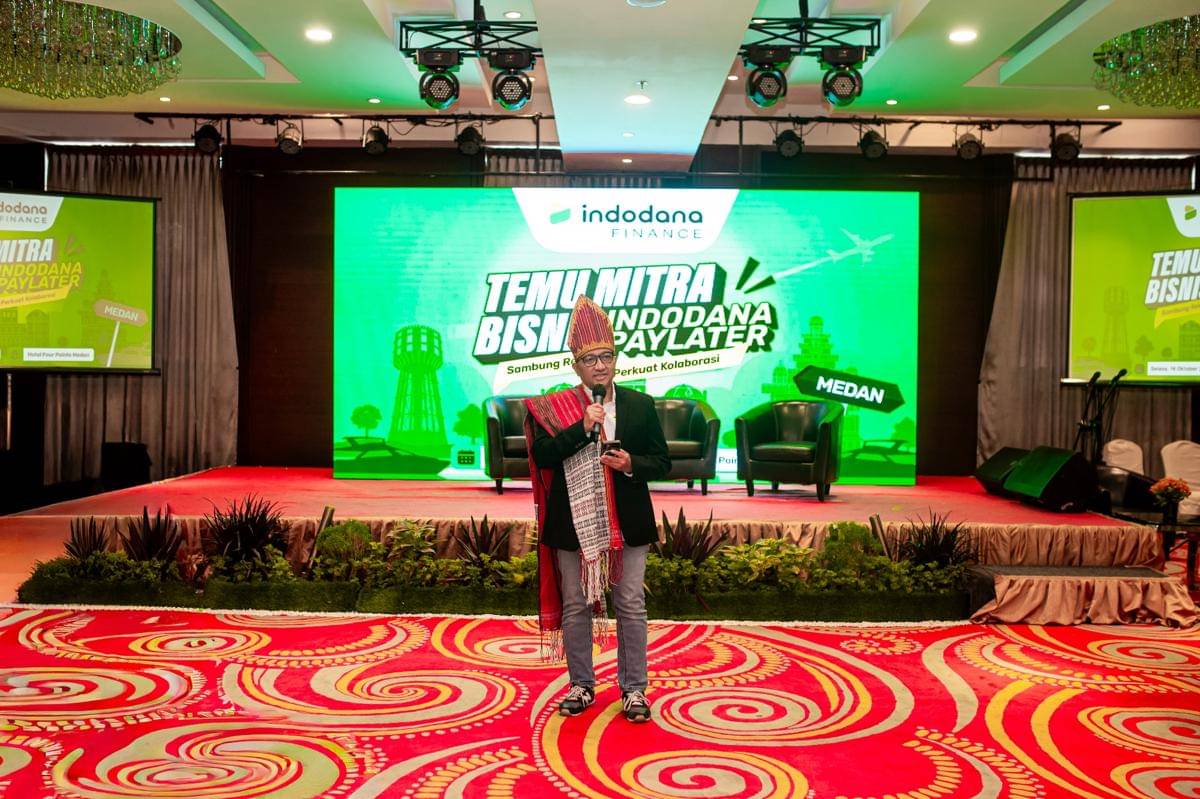 Iwan Dewanto, Direktur Indodana Finance berbicara Temu mitra bisnis Indodana Paylater di Medan, Selasa (14/10/2025) (dok.istimewa)