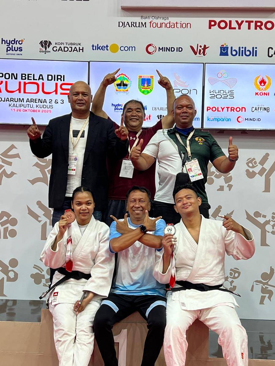 Kontingen judo Sumut usai menambah perak dan perunggu PON Bela Diri Kudus 2025 (dok.PJSI Sumut)