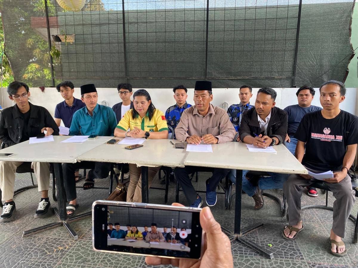 Aliansi D’Lima Pemuda Lintas Agama Kalimantan Timur mengecam pernyataan seorang anggota DPRD Kaltim yang dinilai tidak bijak dan mengandung unsur SARA. 