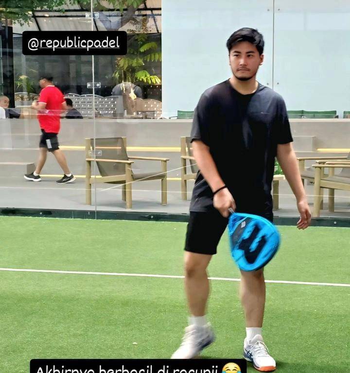 Adjie Pangestu Main Padel