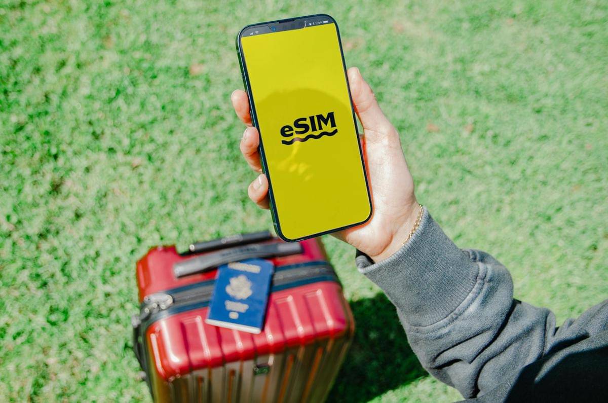 ilustrasi eSIM