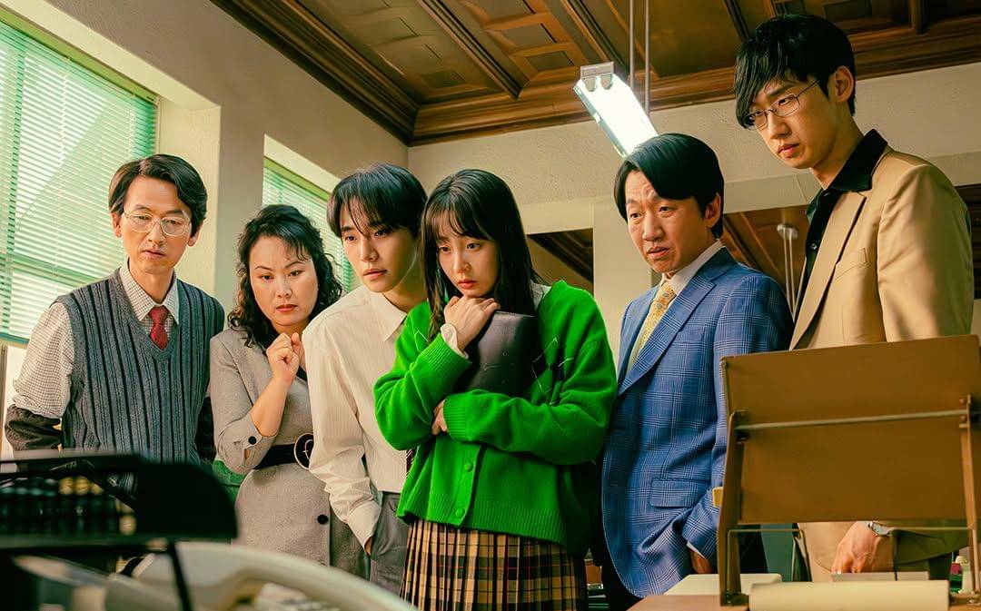 Cuplikan drama Typhoon Family 
