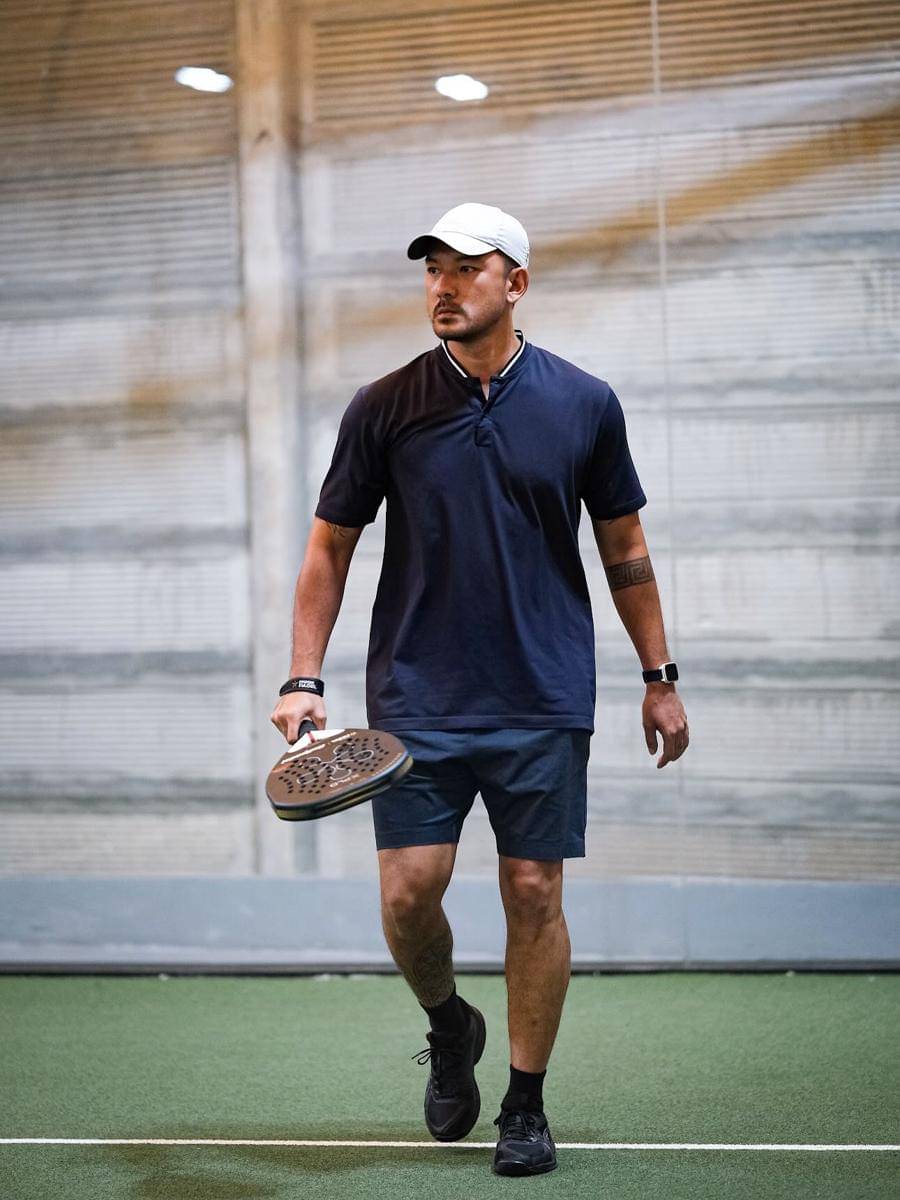 Atiqah Hasiholan dan Rio Dewanto berlatih padel