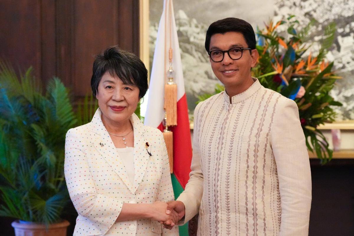 Mantan Menteri Luar Negeri Jepang, Yoko Kamikawa dan Presiden Madagaskar, Andry Rajoelina.