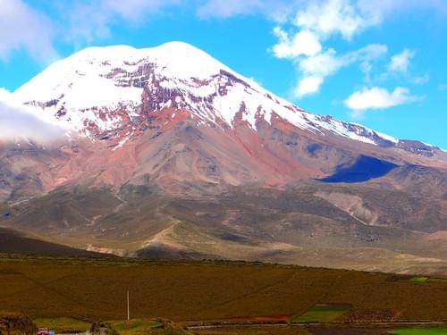 Ilustrasi gunung api Chimborazo yang sudah tertidur ribuan tahun