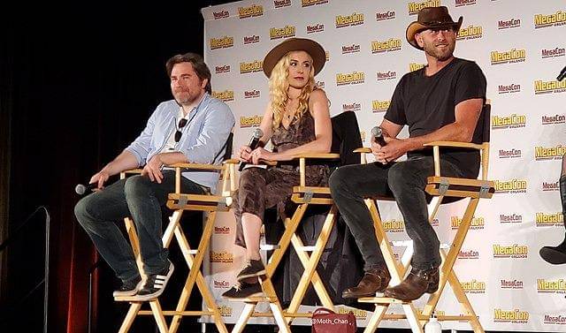 Roger Clark (Arthur Morgan), Alex McKenna (Sadie Adler), dan Rob Wiethoff (John martston) menghadiri MegaCon Orlando 2019. 