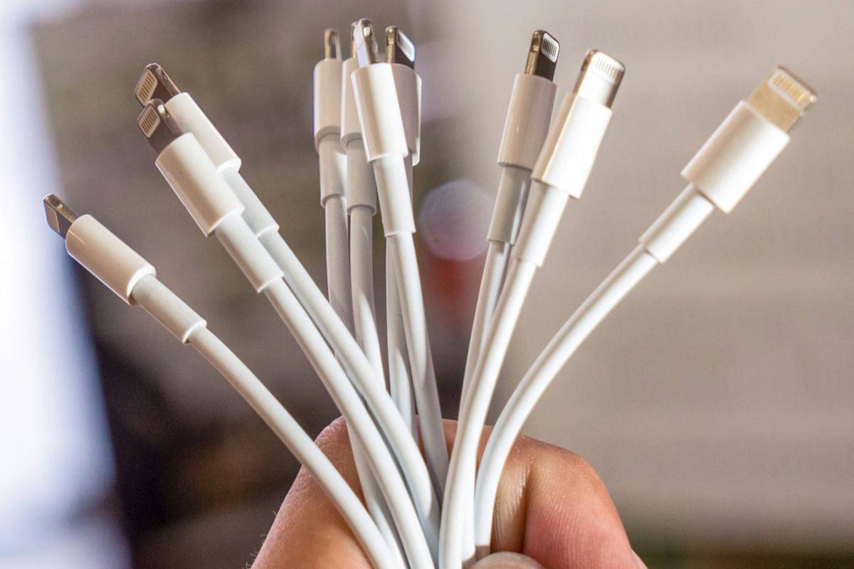 ilustrasi kabel charger.