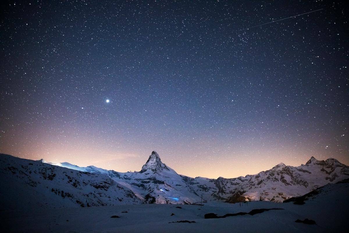 Fakta Unik Zermatt, Desa Tanpa Mobil Pribadi di Kaki Gunung Alpen