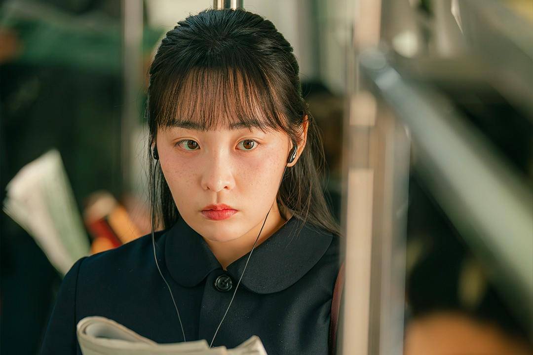 Oh Mi Seon (Kim Min Ha) dalam drakor Typhoon Family 