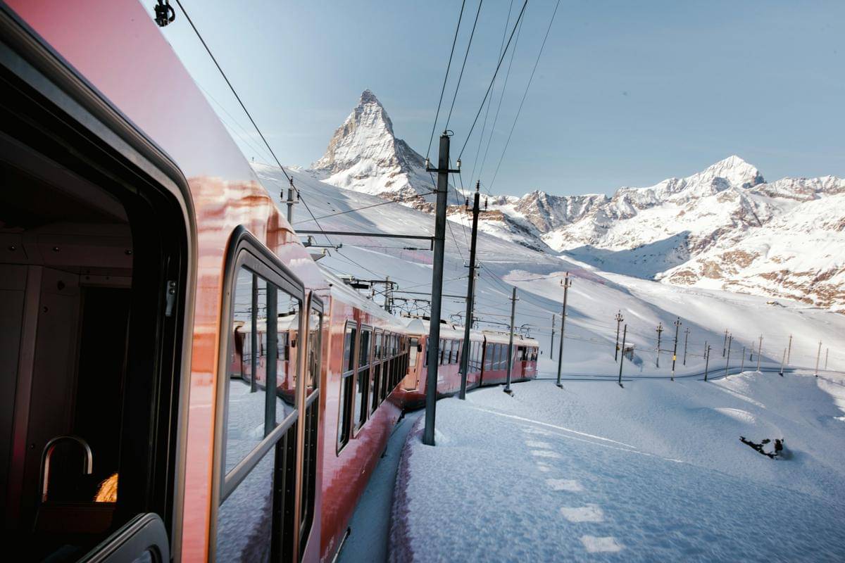 Fakta Unik Zermatt, Desa Tanpa Mobil Pribadi di Kaki Gunung Alpen