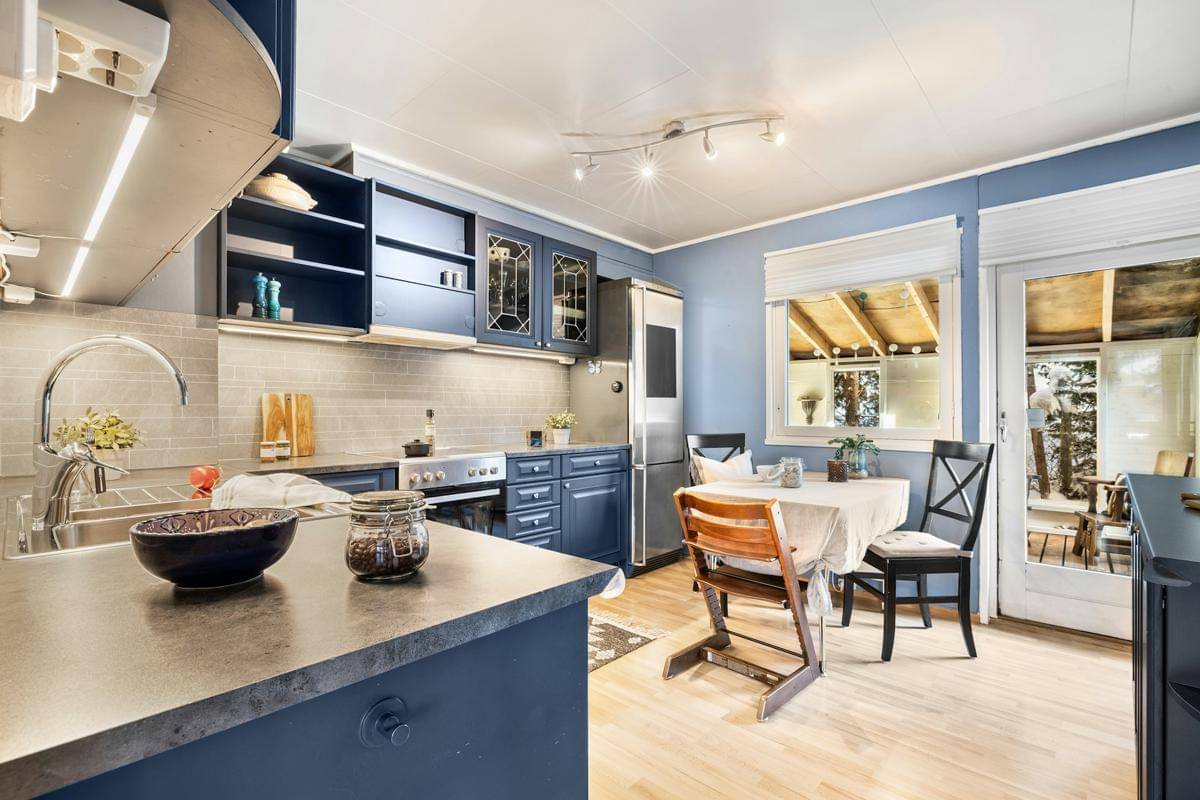ilustrasi interior dapur dengan warna biru