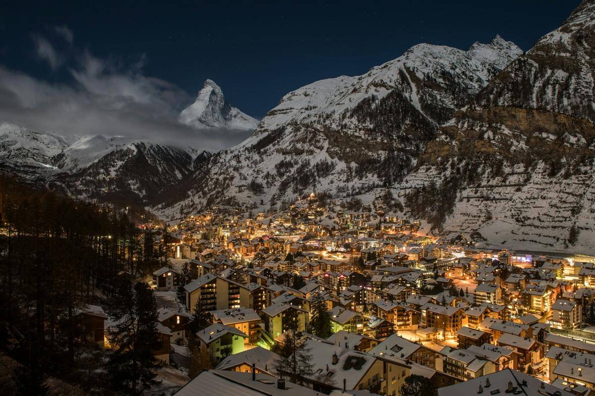 Fakta Unik Zermatt, Desa Tanpa Mobil Pribadi di Kaki Gunung Alpen