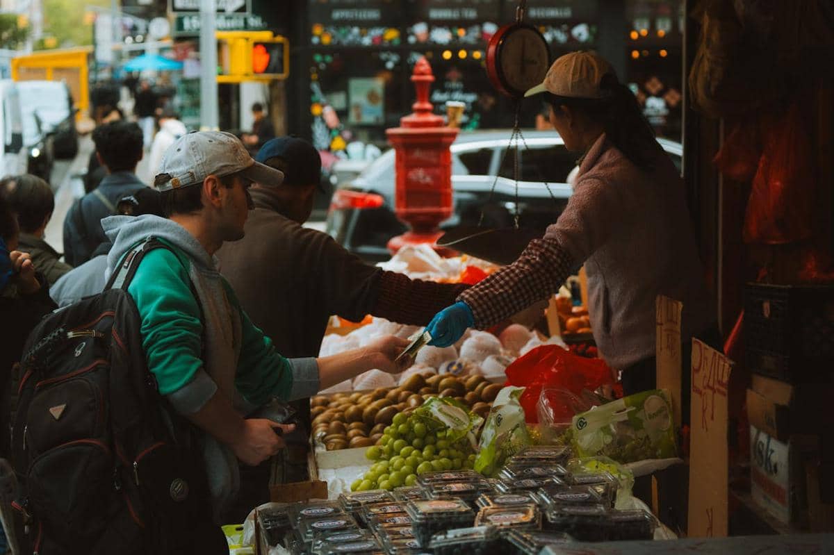 ilustrasi berbelanja