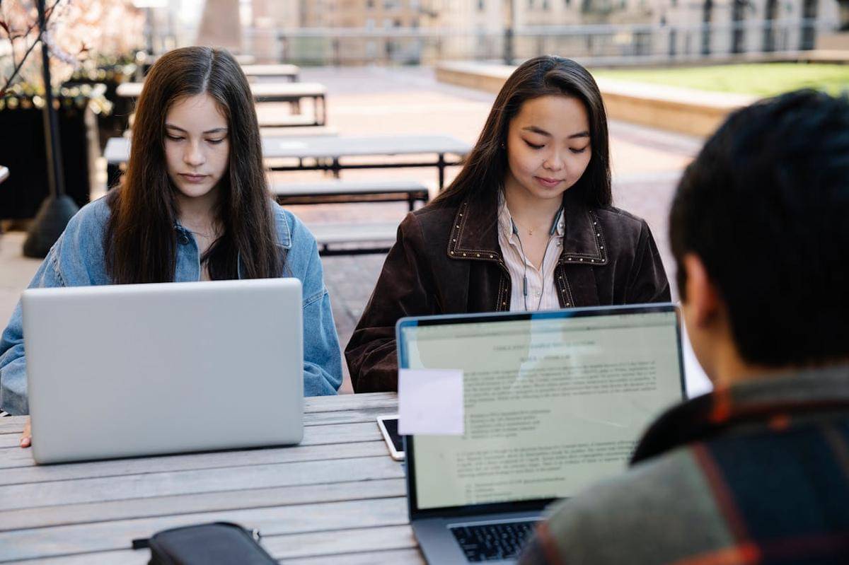 Ilustrasi mahasiswa (pexels.com/Photo by George Pak)