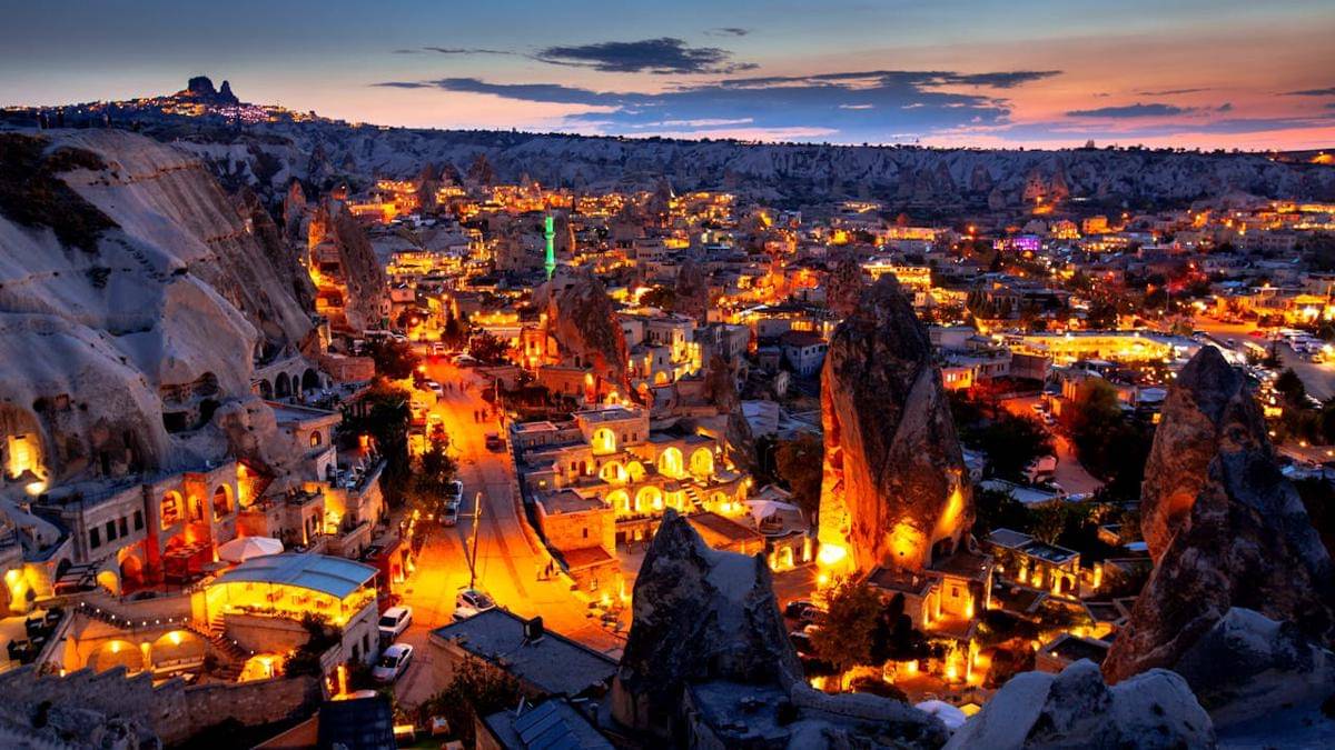 Potret Göreme di malam hari