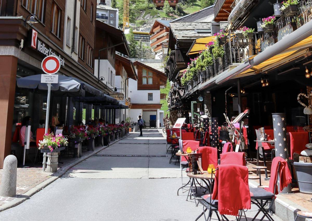 Fakta Unik Zermatt, Desa Tanpa Mobil Pribadi di Kaki Gunung Alpen