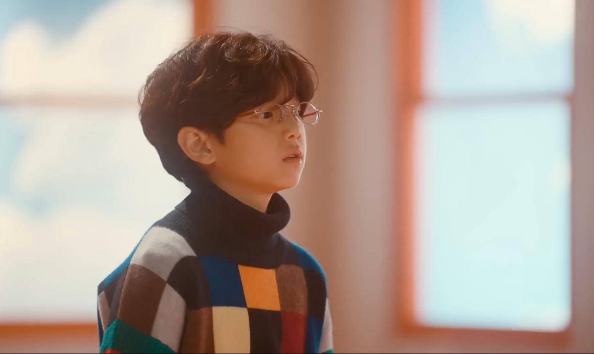 potret Juhoon CORTIS di MV ZION.T Hello Tutorial
