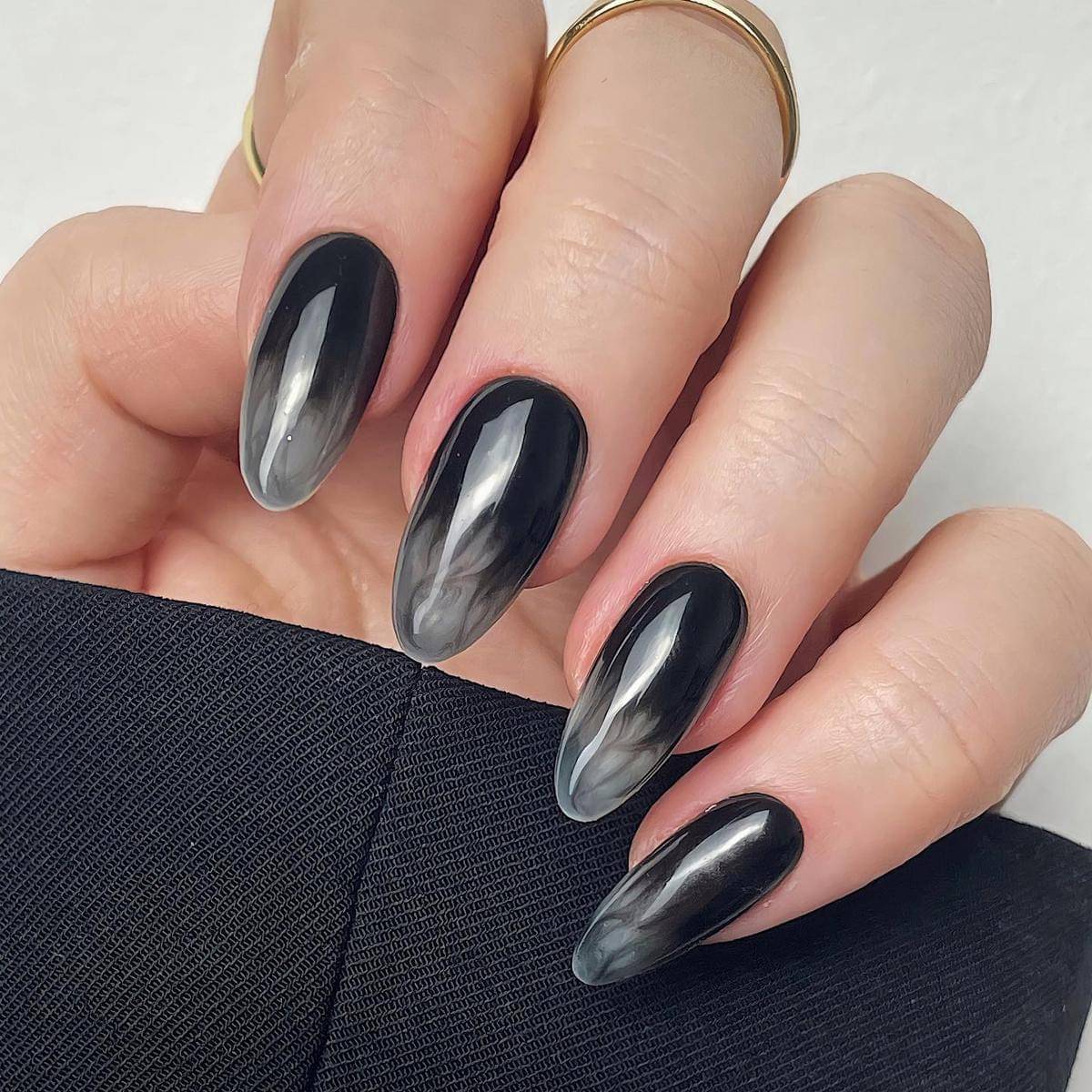 Inspirasi nail art smoke nail