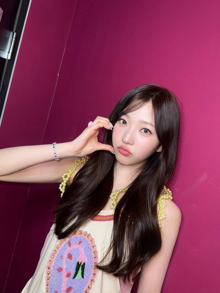 Stella (x.com/Hearts2Hearts)