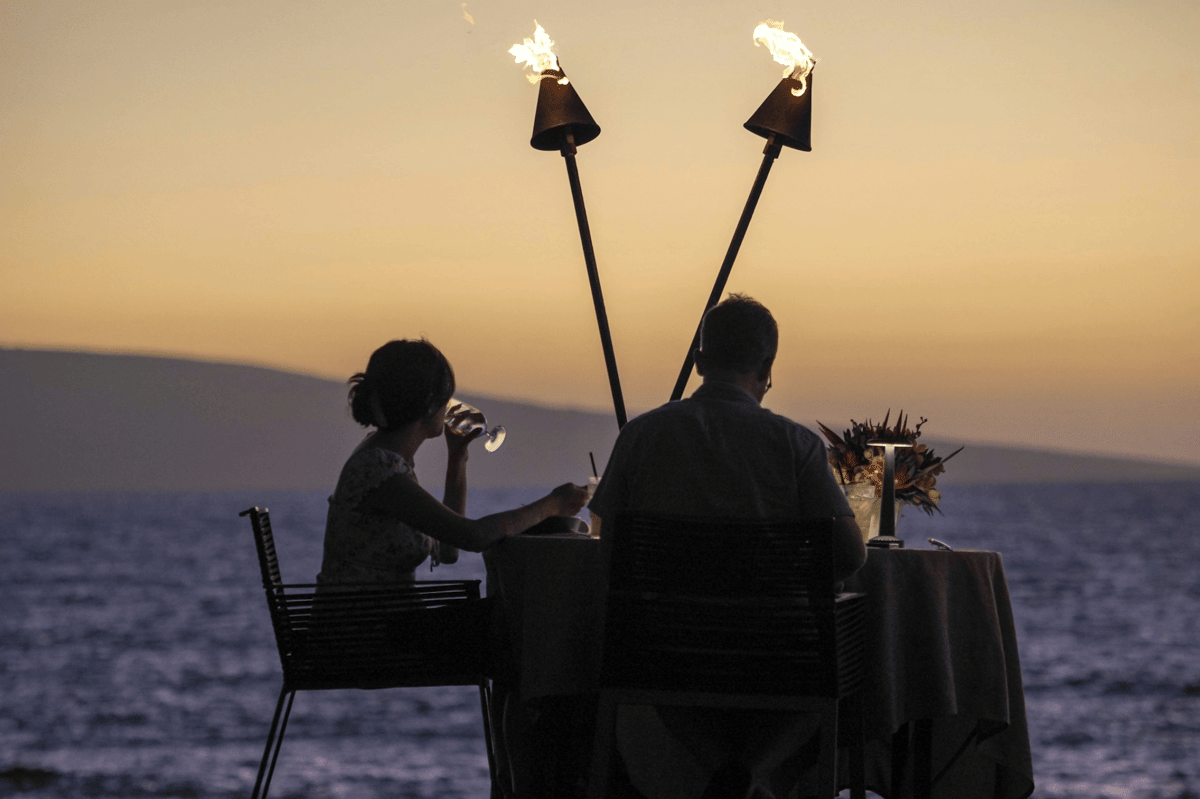ilustrasi candle light dinner