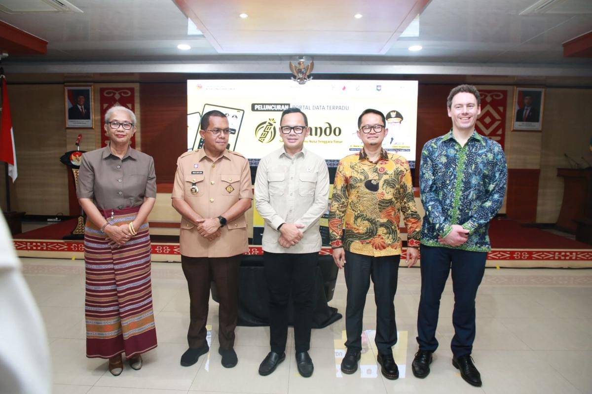 Wakil Menteri Dalam Negeri (Wamendagri) Bima Arya Sugiarto saat menghadiri acara Launching Portal Satu Data Provinsi Nusa Tenggara Timur (NTT) di Aula Fernandez, Kantor Gubernur NTT, Kupang, Selasa (14/10/2025). (Dok. Kemendagri)