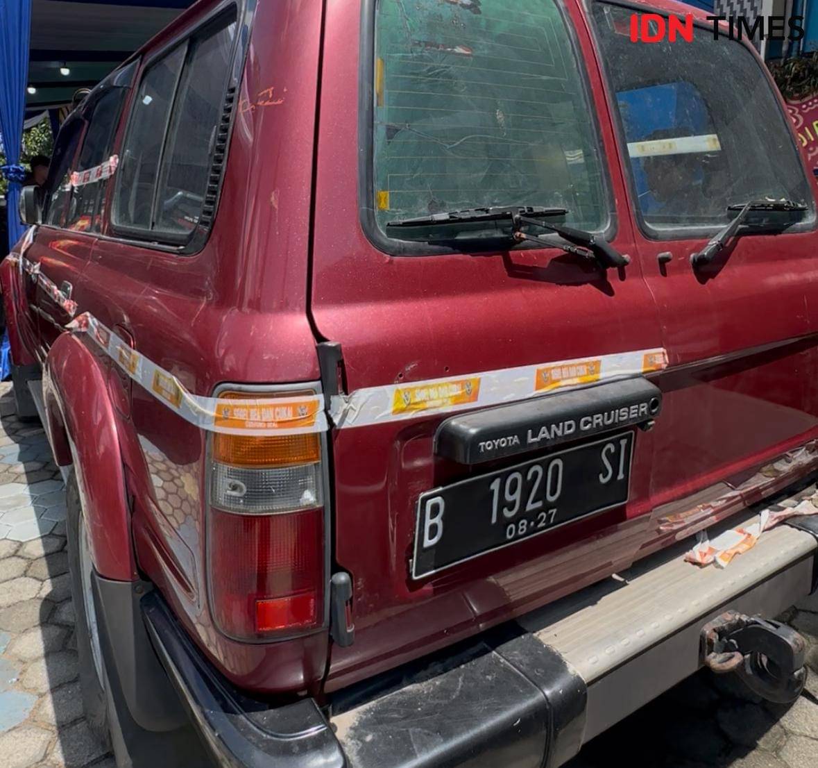 Mobil mewah selundupan.