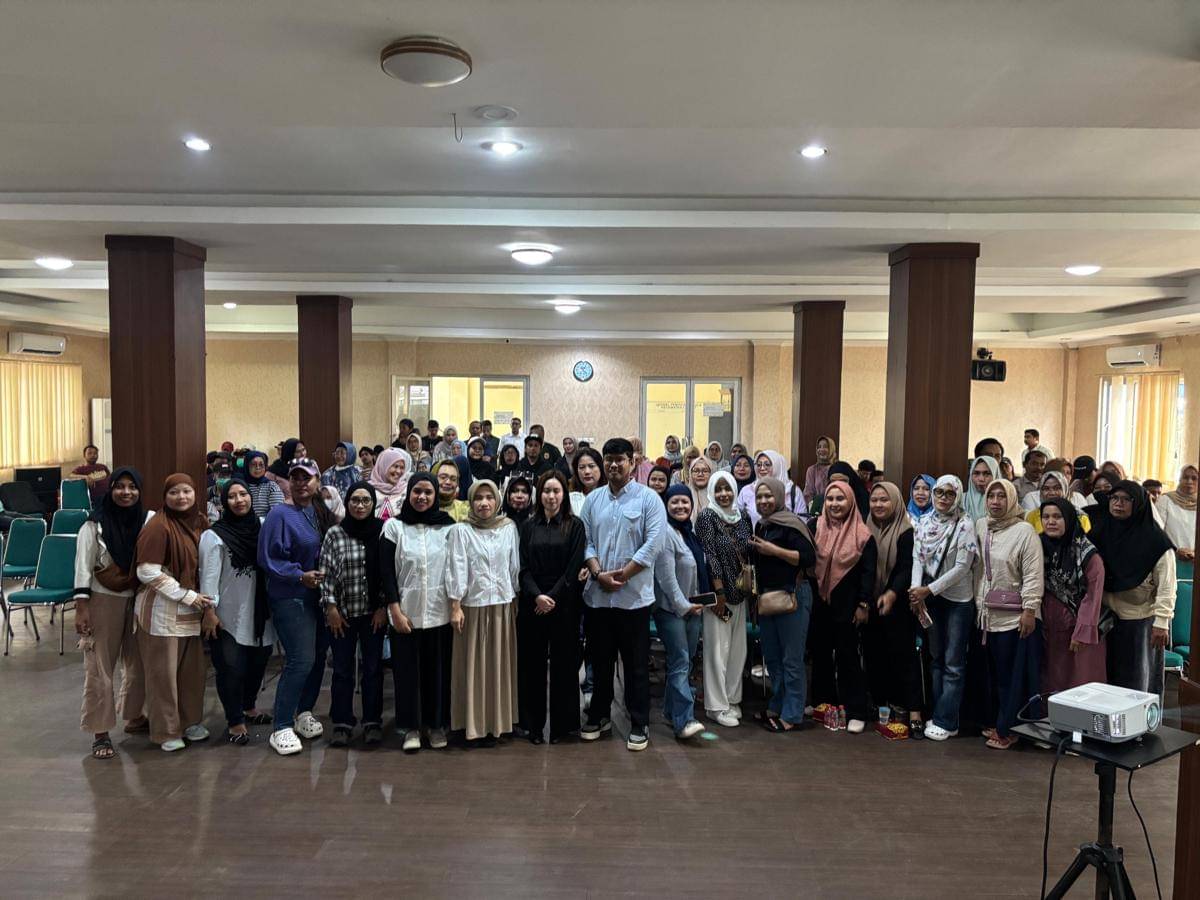 Wakil Ketua DPRD Tangsel, Maria Theresa