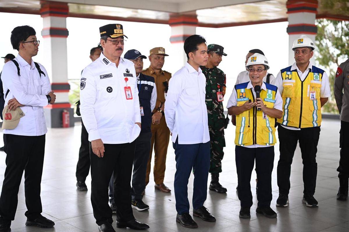 Wakil Presiden (Wapres) Gibran Rakabuming meninjau progres pembangunan Bendungan Way Apu di Kabupaten Buru, Selasa (14/10/2025) (dok. Setwapres)