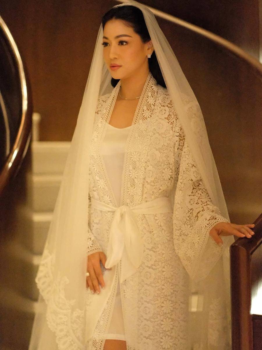 Kerenina Sunny Holy MatrimonyHair do by @woko_s Bridal Robe by @mandmatelier Gown by @nuence_ We (2).jpg