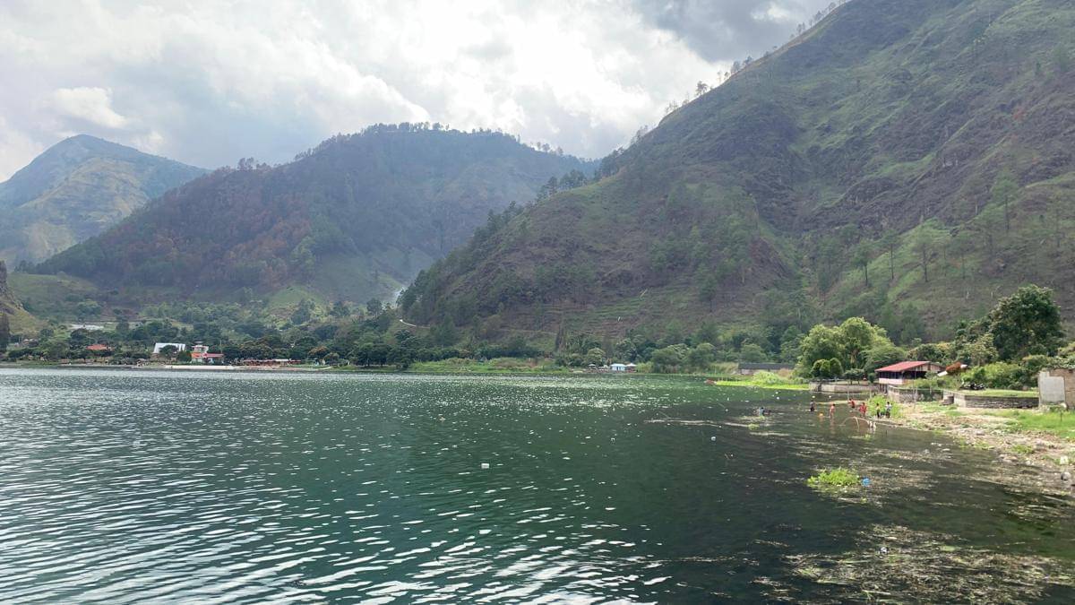 Pemandangan Danau Toba dari Tongging (IDN Times/Doni Hermawan)