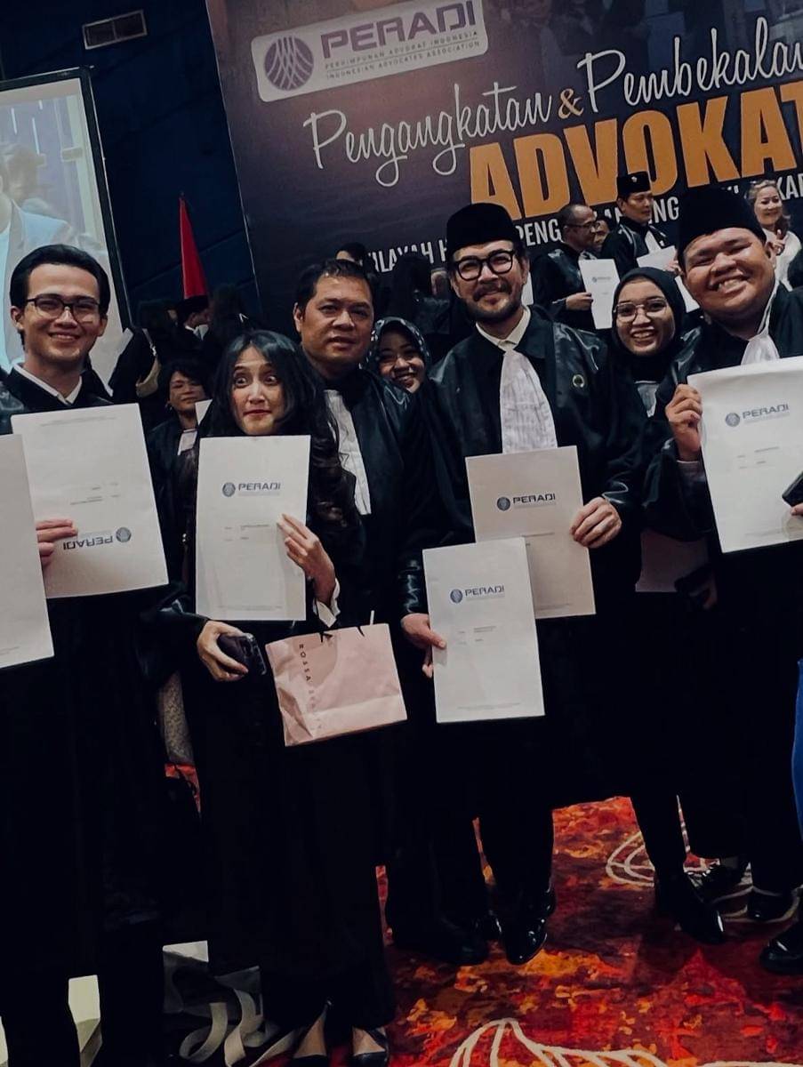 Ferry Salim Diangkat Sebagai Advokat (instagram.com/ferrysal1m)