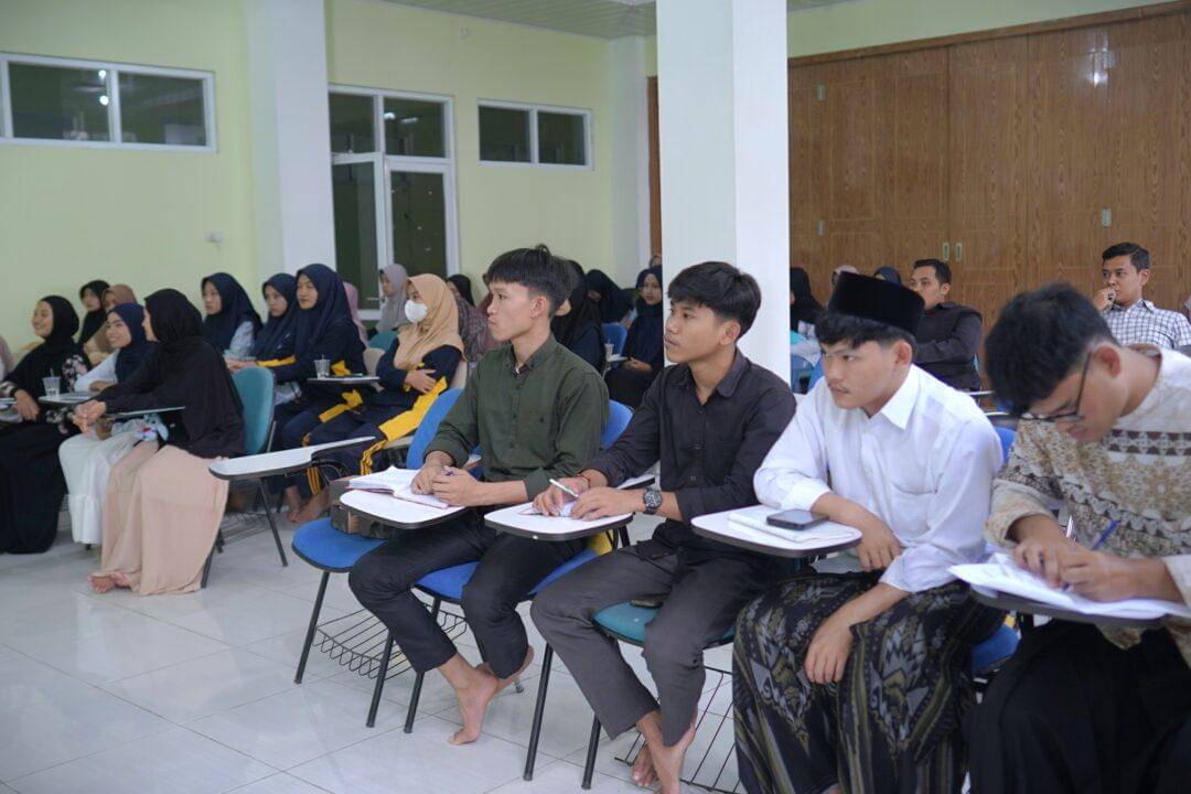 Mahasantri Ma’had Al Jami’ah Universitas Islam Negeri (UIN) Raden Intan Lampung (RIL) Ikuti Bimbingan Teknis (Bimtek) Content Creator dan Digital Marketing